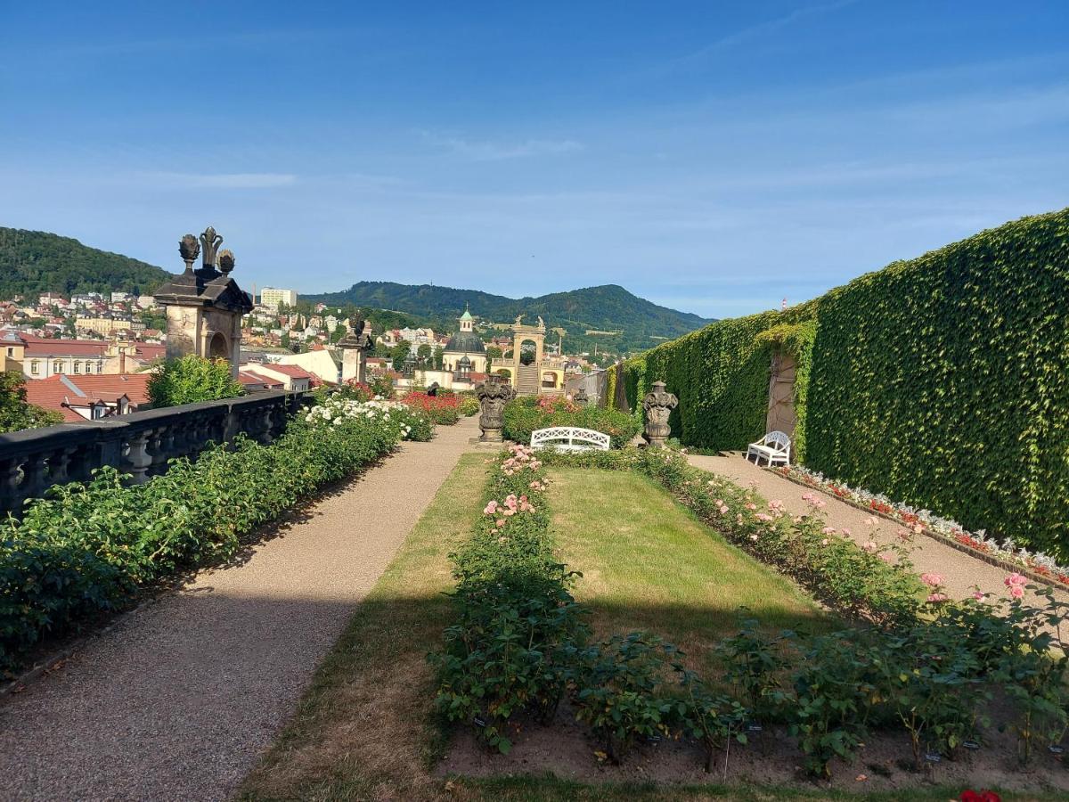 Apartments Rose Garden Decin Exterior photo