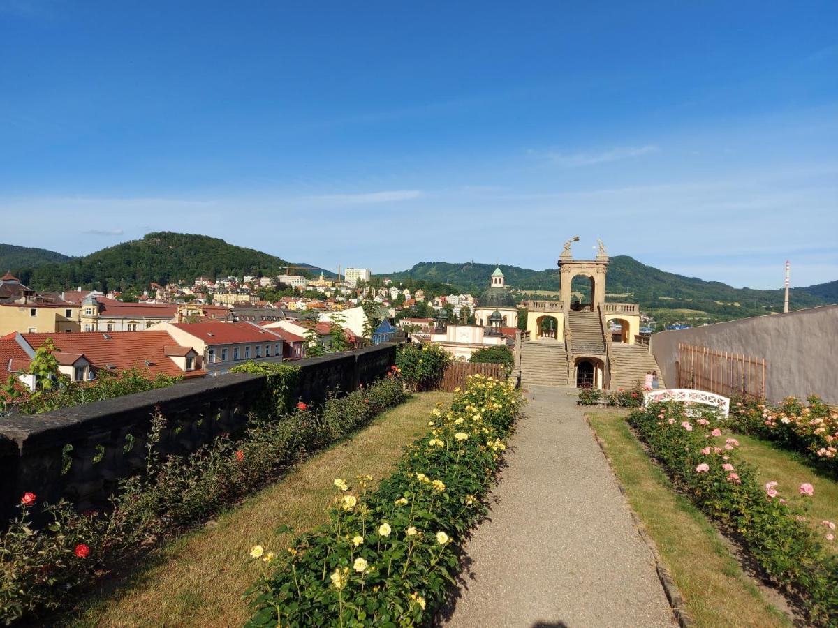 Apartments Rose Garden Decin Exterior photo