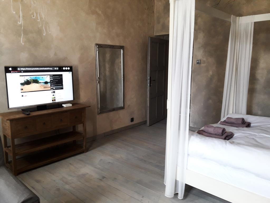 Apartments Rose Garden Decin Exterior photo